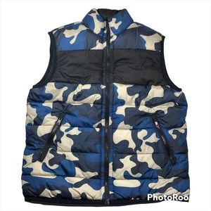 NWOT Blue Camouflage Puffer Vest Size 10